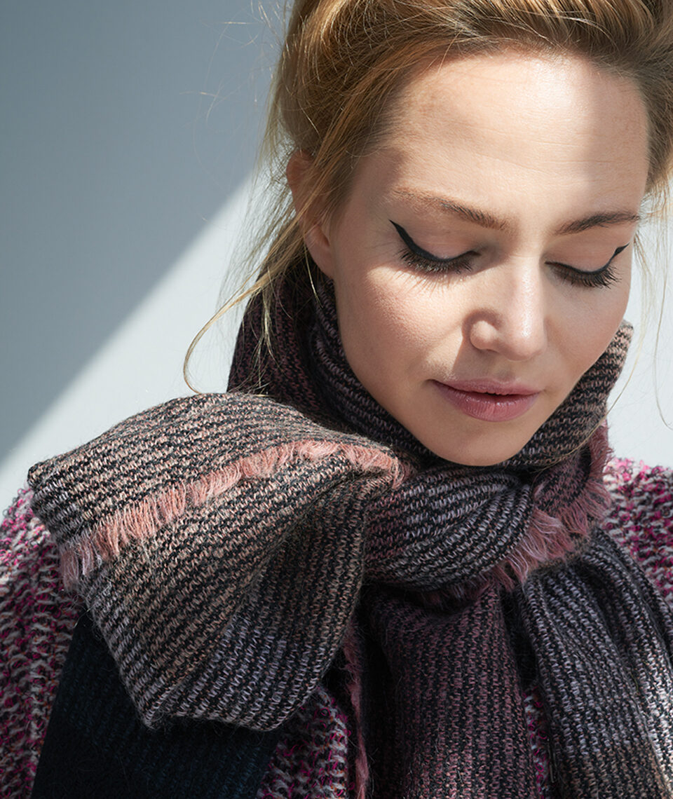https://kelpmantextile.com/wp-content/uploads/2026/09/ETTE_linear-scarf-960x1140.jpg